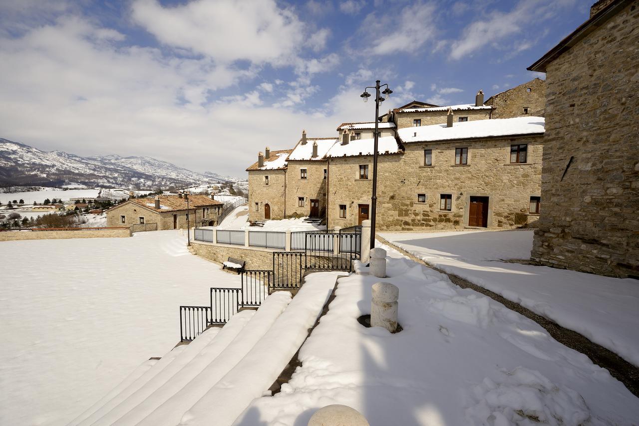 Borgotufi Albergo Diffuso Castel del Giudice ภายนอก รูปภาพ